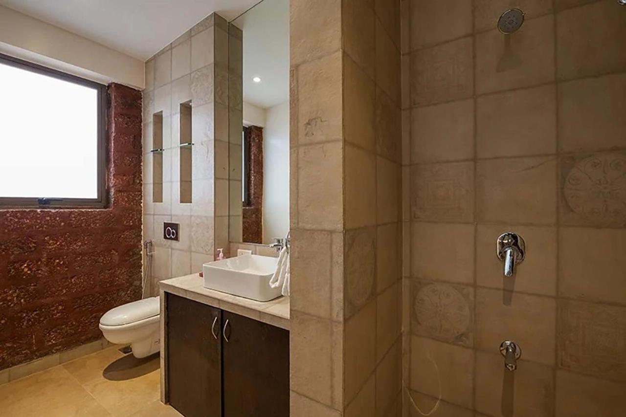Stayvista'S Shivom Villa 5 - A Serene Escape With Views Of The Valley And Lake 罗纳瓦拉 外观 照片