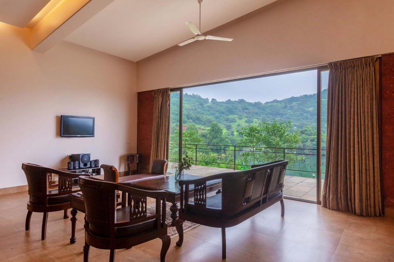 Stayvista'S Shivom Villa 5 - A Serene Escape With Views Of The Valley And Lake 罗纳瓦拉 外观 照片
